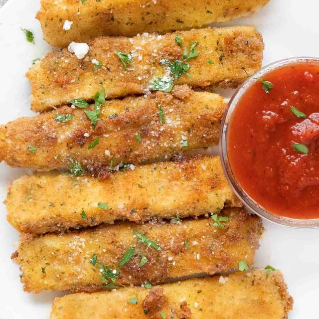 Mozzarella Sticks 6PCs.